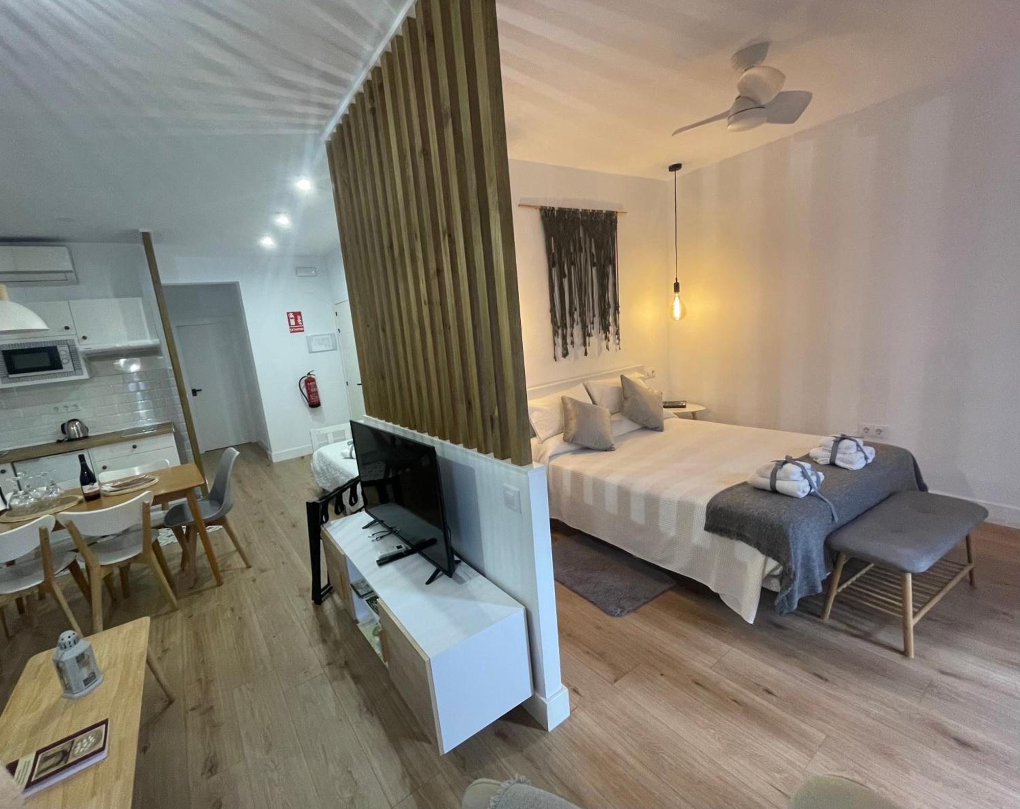 Torre De Ambroz Apartment Plasencia Bagian luar foto